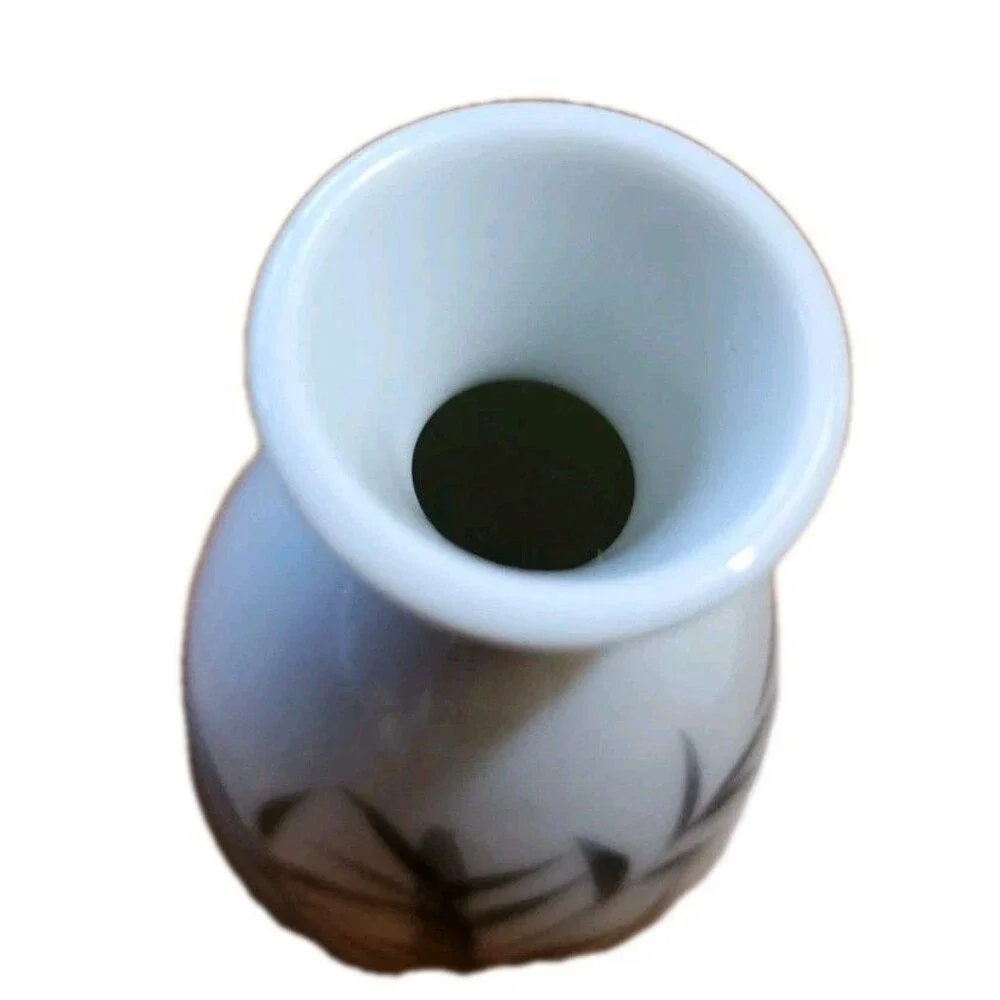 Bud Vase Handpainted Porcelain Japan Oriental Bamboo Design 4 7/8